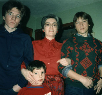 ThinKarleen&Kids.jpg (28378 bytes)